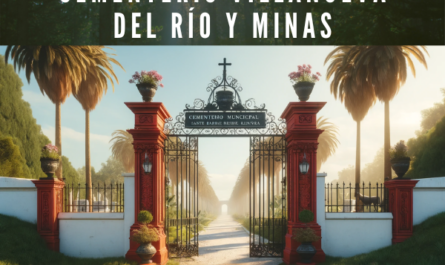 Crea una imagen horizontal hiperrealista de la entrada al Cementerio Municipal Santa Bárbara en Villanueva del Río y Minas, Sevilla, muy parecida a la foto. La entrada incluye una puerta de hierro forjado de color negro entre dos pilares de color rojo carmesí que sostienen un cartel que dice "CEMENTERIO MUNICIPAL SANTA BÁRBARA". Encima de los pilares hay macetas y el conjunto está enmarcado por una pared blanca que se extiende a ambos lados. Más allá de la puerta, un camino que conduce al cementerio está rodeado de vegetación y árboles, incluidas altas palmeras al fondo, lo que contribuye a una atmósfera tranquila y natural. El cielo es de un azul claro y parece ser un día soleado, lo que proporciona una iluminación brillante y natural a la escena. En la descripción de la imagen incluir la URL 'https://www.cementerio.info/' en español de España.